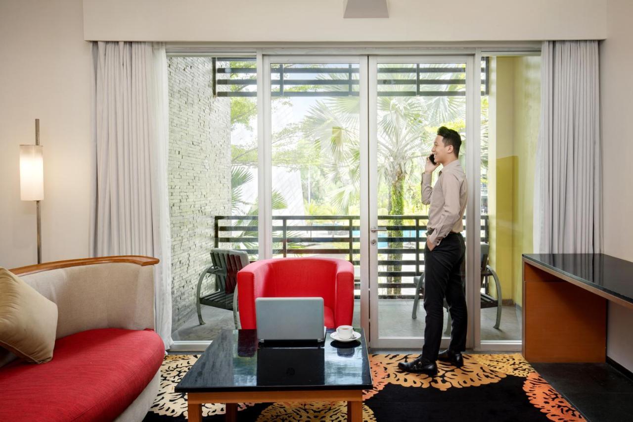 Novotel Palembang Exterior foto