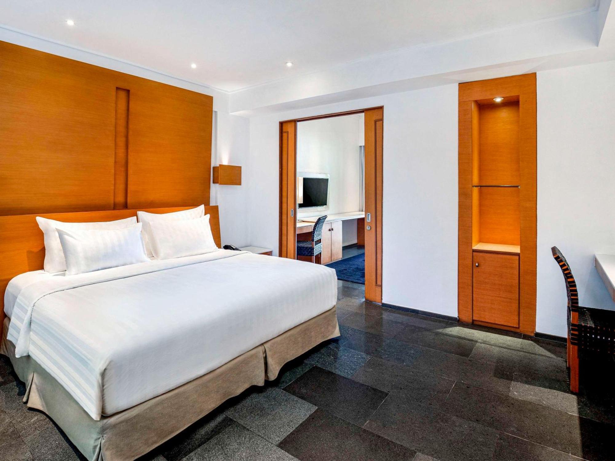 Novotel Palembang Exterior foto